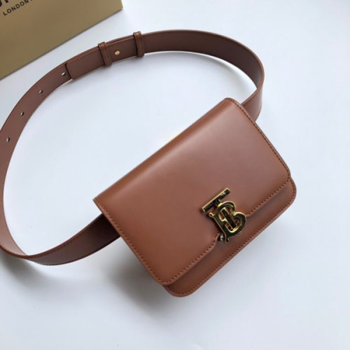 burberry-belted-leather-tb-bag-3