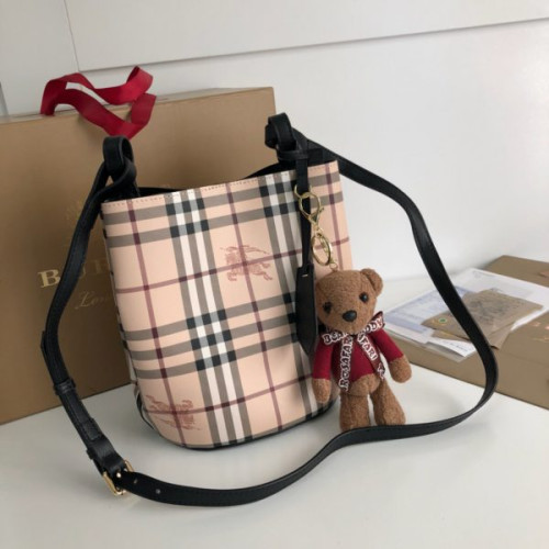 burberry-bucket-bag-11