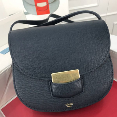 celine-trotteur-bag-16