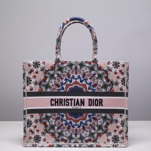 dior-book-tote-bag-18