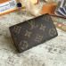 louis-vuitton-6-key-holder-10