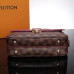 louis-vuitton-clapton-bag