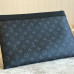 louis-vuitton-discovery-pochette-2