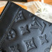 louis-vuitton-discovery-pochette-2