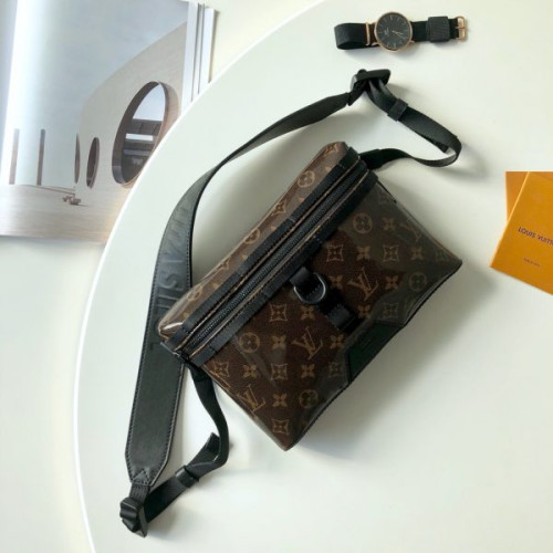 louis-vuitton-messenger-bag-12