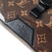 louis-vuitton-messenger-bag-12