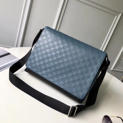 louis-vuitton-messenger-bag-5