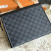 louis-vuitton-pochette-voyage-clutch-5