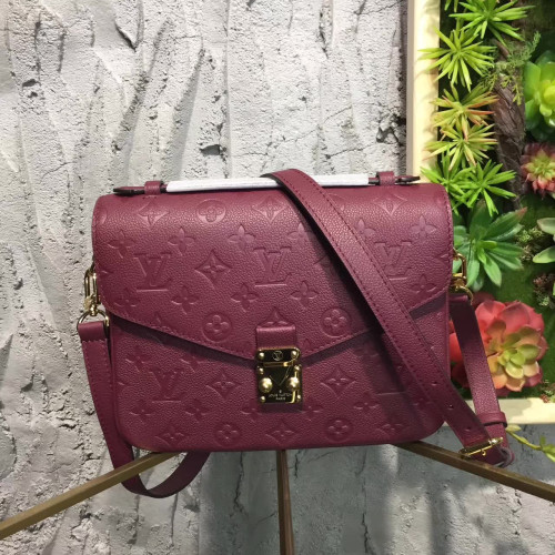 louis-vuitton-shoulder-bag-3