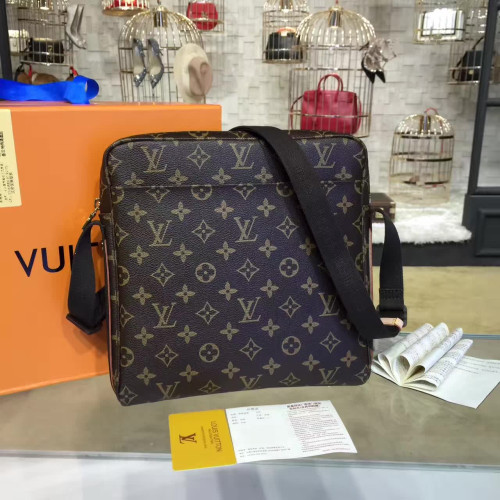 louis-vuitton-voyager-replica-bag-8